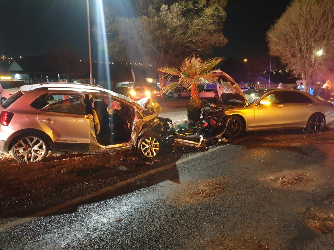 One killed, two injured in collision on Columbine Avenue in Mondeor